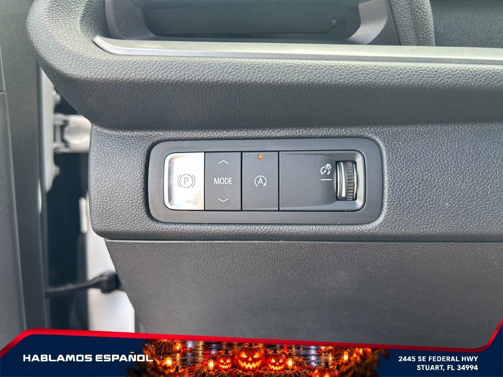 Used 2026 Summit White Chevrolet LT image 18
