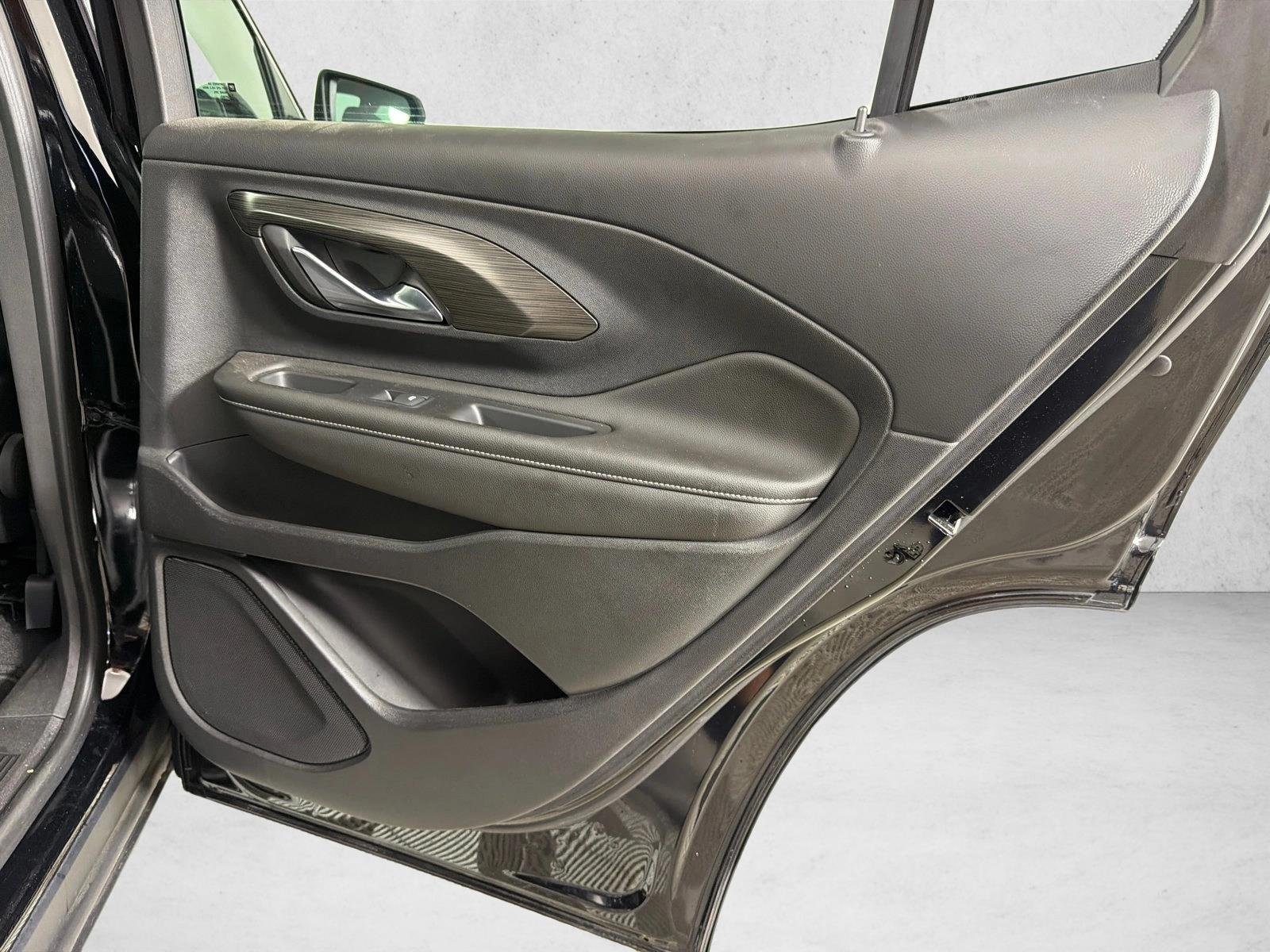 Used 2022 Ebony Twilight Metallic GMC SLE image 16