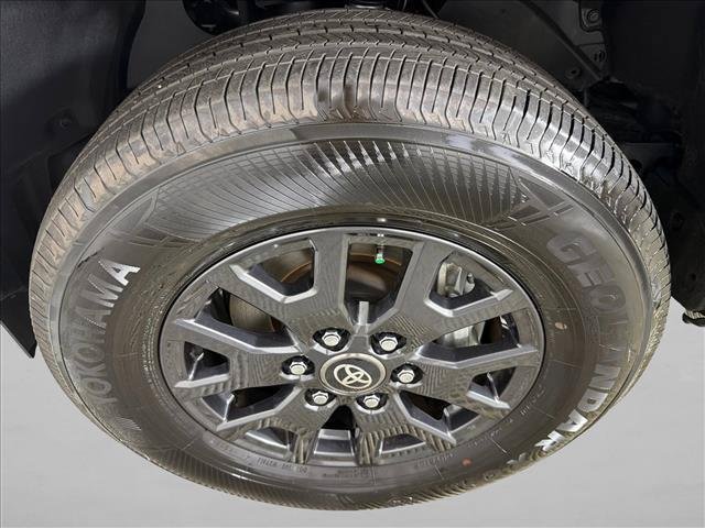 Certified Used 2025 CUTTING EDGE Toyota  image 11