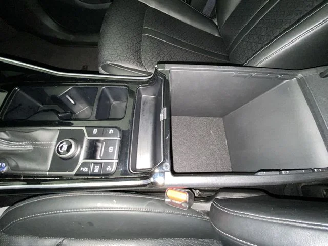 Used 2023 White Kia SX image 21