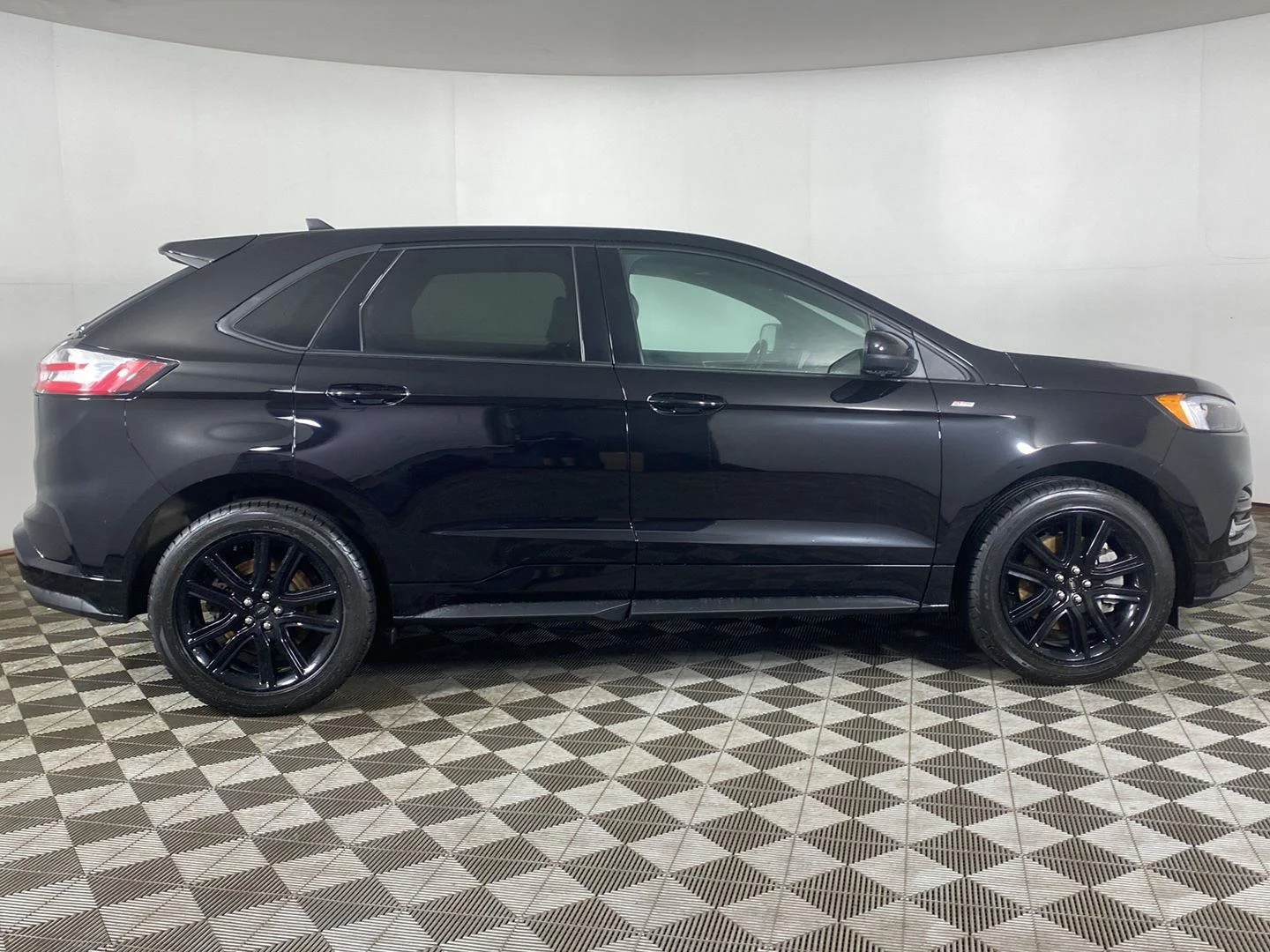 Used 2023 Agate Black Ford ST-Line image 23