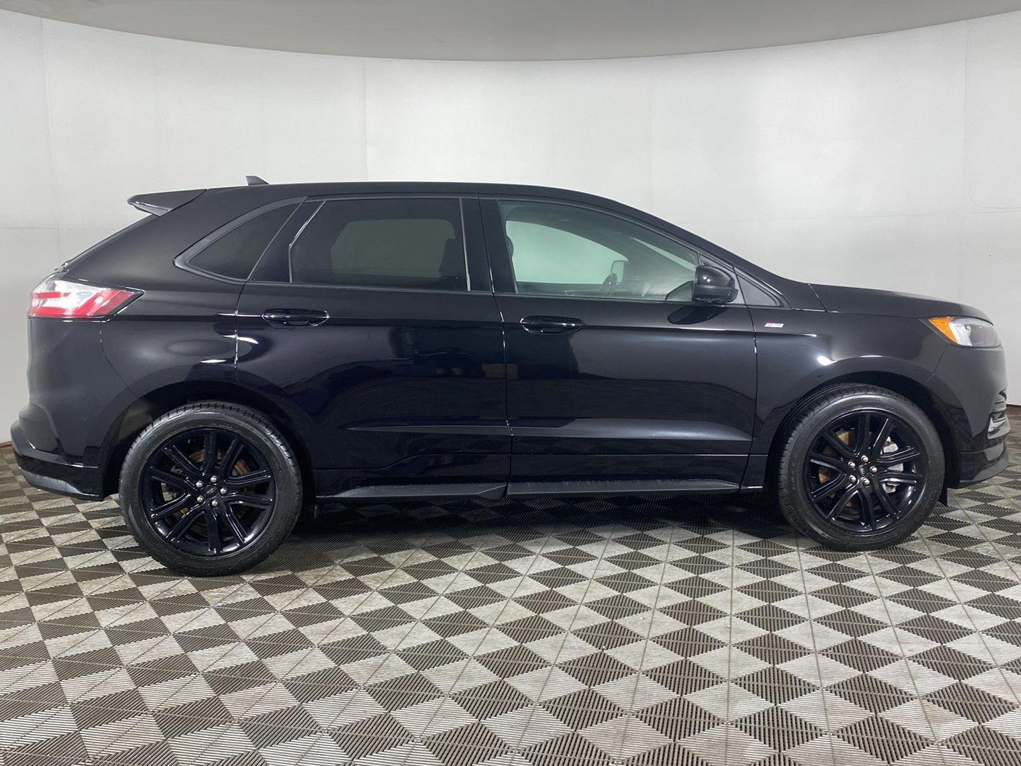 Used 2023 Agate Black Ford ST-Line image 23