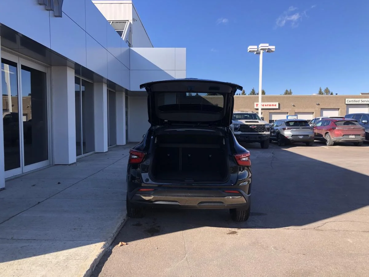 New 2026 Black Chevrolet FWD 4dr ACTIV image 7