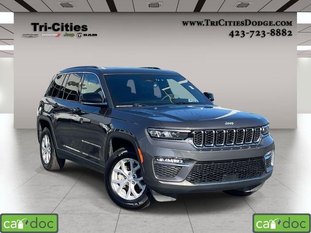 Used 2025 Gray Jeep Limited image 1