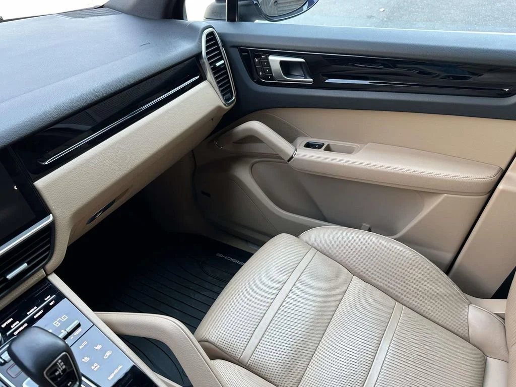 Certified Used 2019 Blue Porsche  image 29