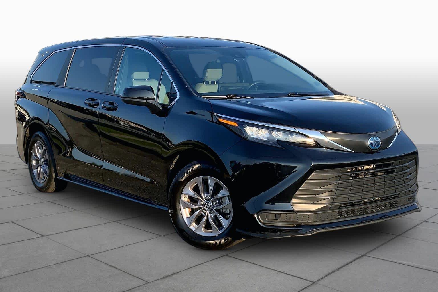 Used 2025 Midnight Black Metallic Toyota LE image 3