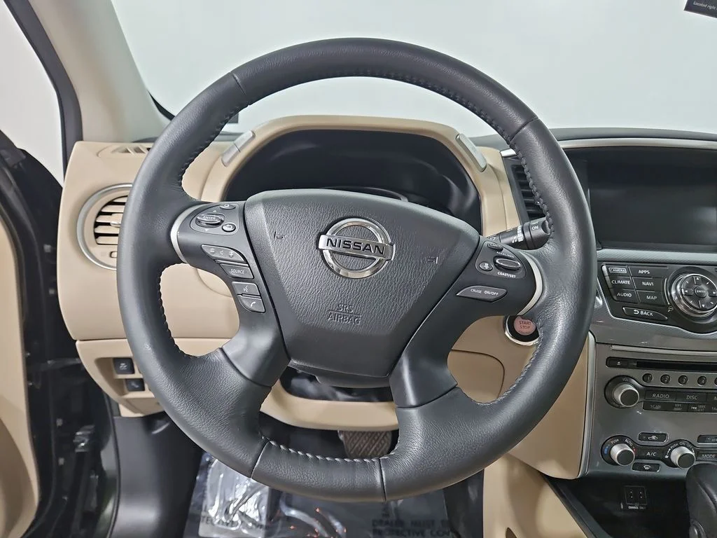 Used 2018 Green Nissan SL image 15