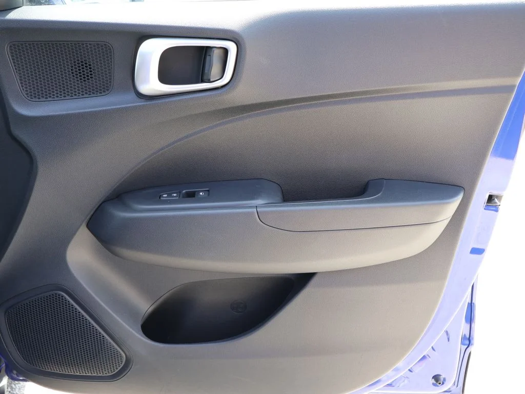 Used 2025 Blue Hyundai SEL image 7