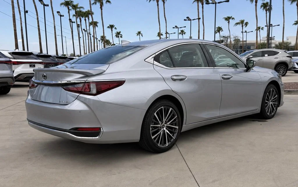 Used 2025 Silver Lexus 300h image 6