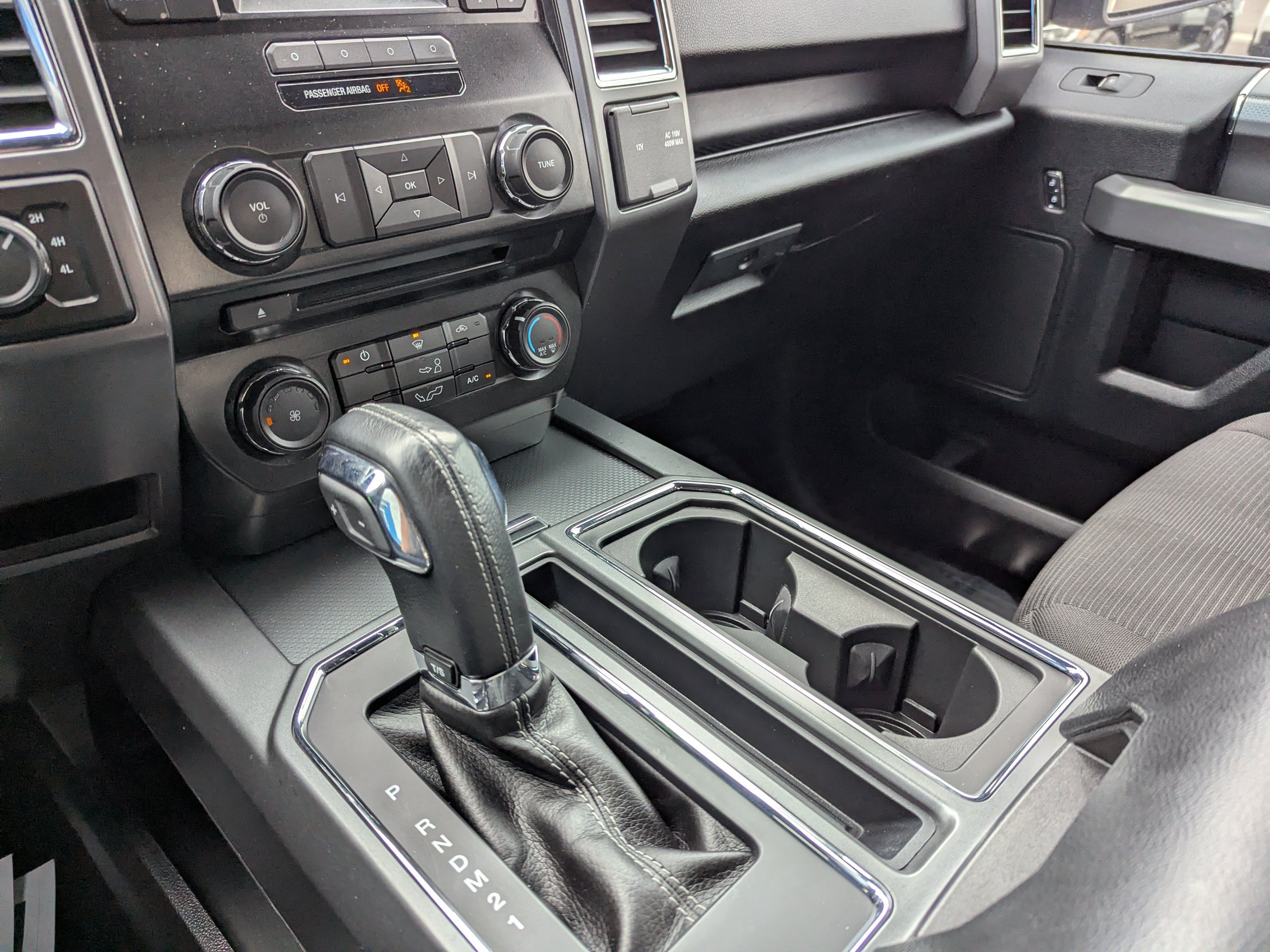 2015 Ford F-150 XLT - Photo 25