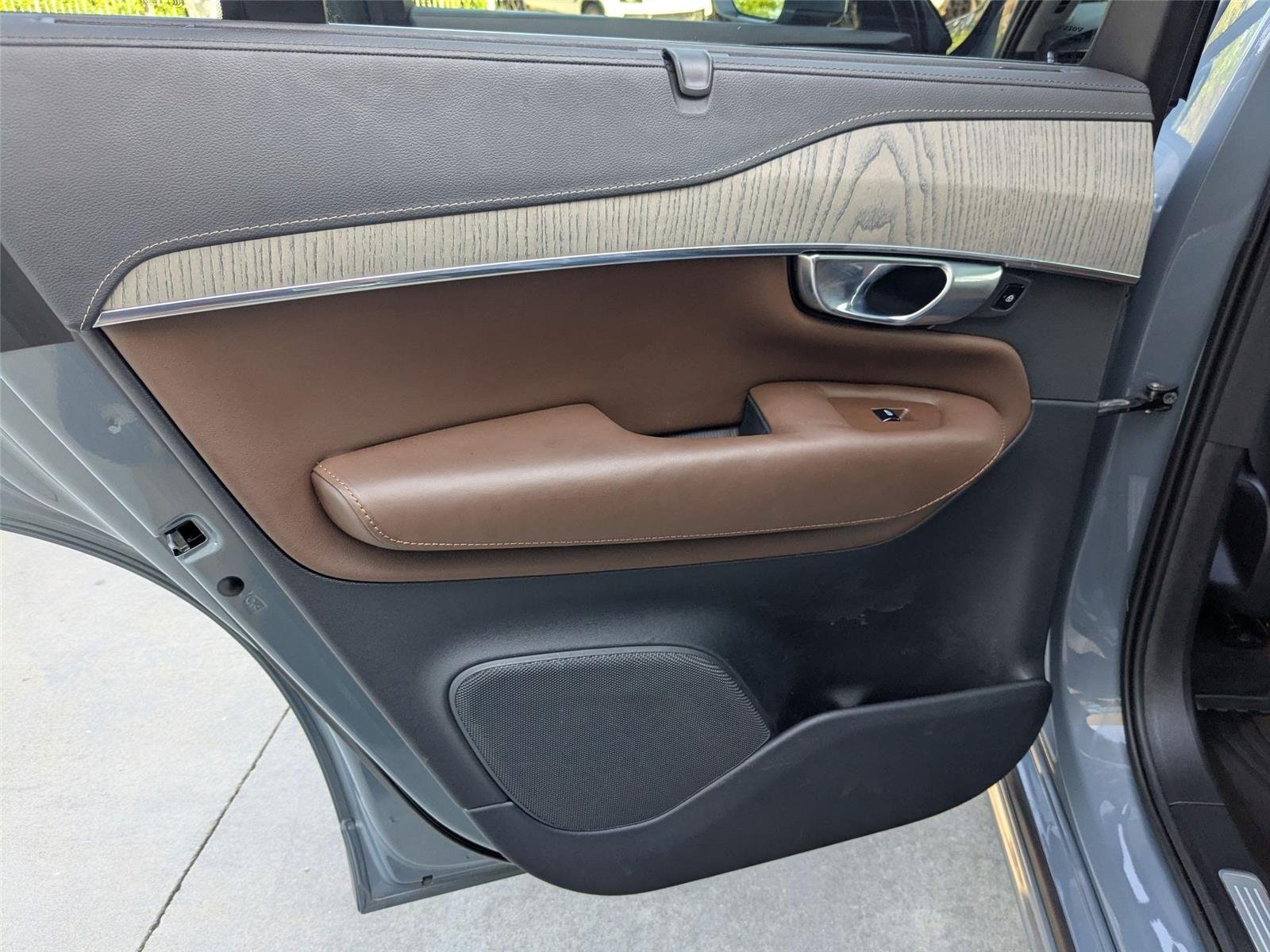 Used 2020 Thunder Grey Metallic Volvo Inscription image 40