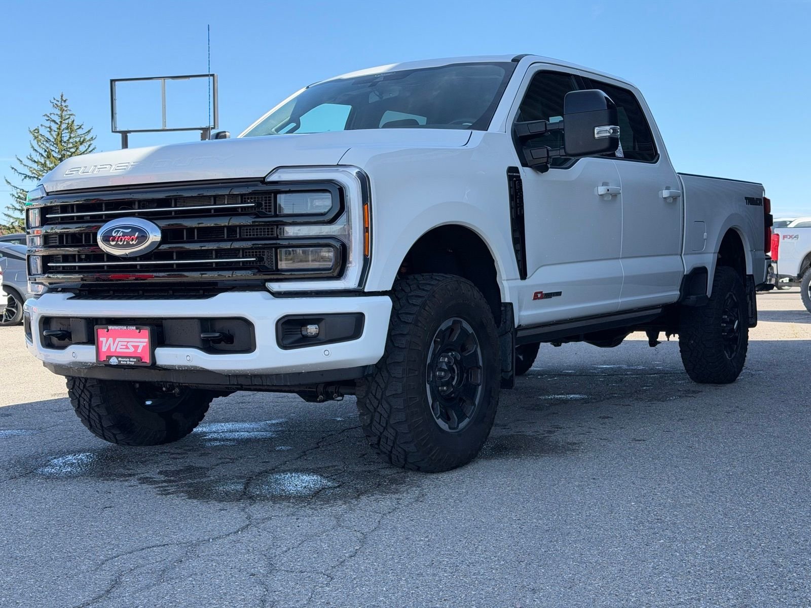 2025 Ford F-350 Super Duty Platinum - Photo 11