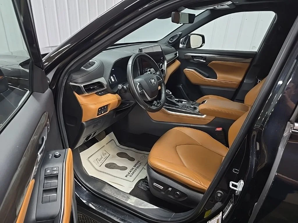 Used 2023 Black Toyota Platinum image 29