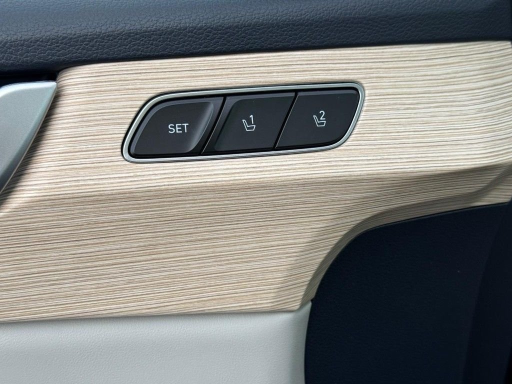 2024 Hyundai Palisade Limited - Photo 28