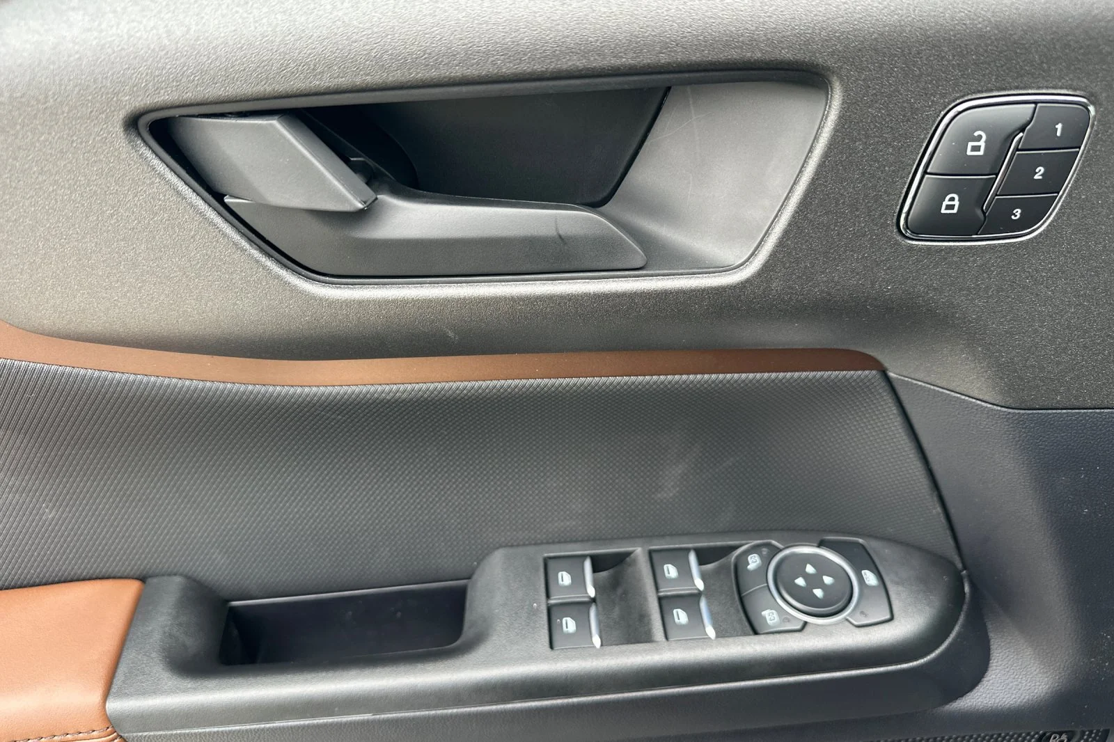 New 2025 Carbonized Gray Metallic Ford Outer Banks® image 10