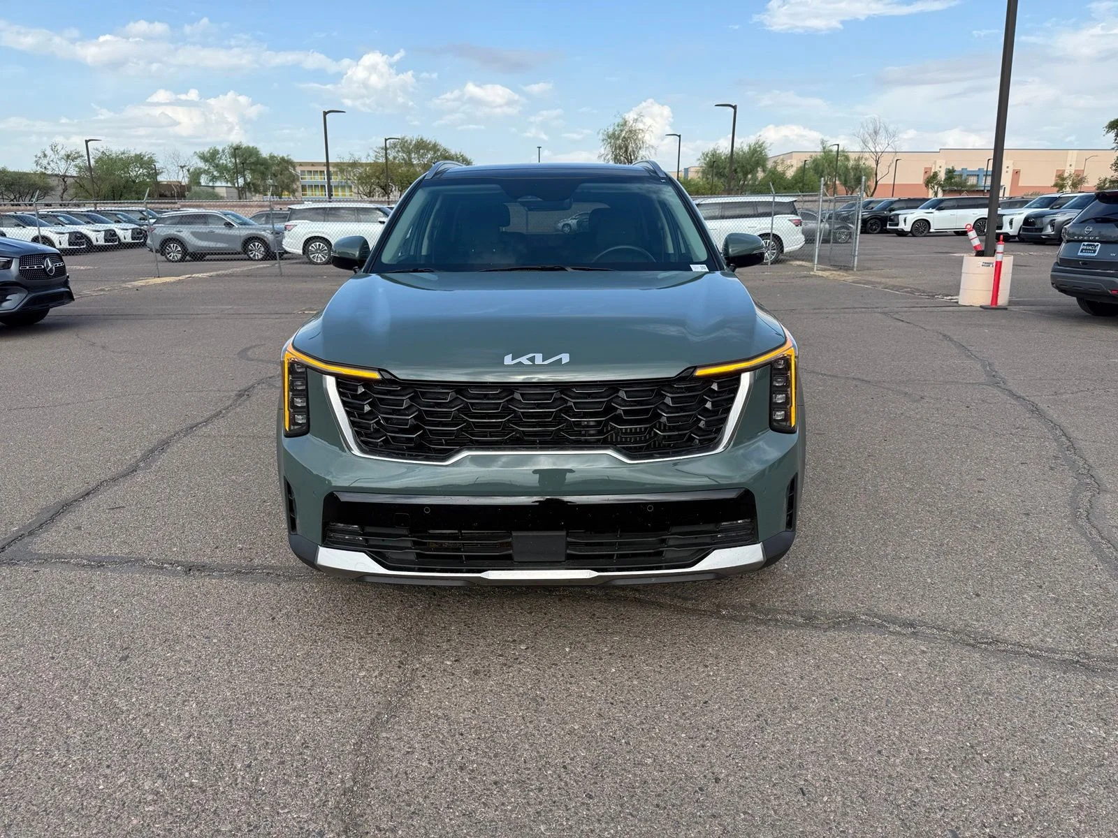 Used 2025 Cityscape Green Kia EX image 1