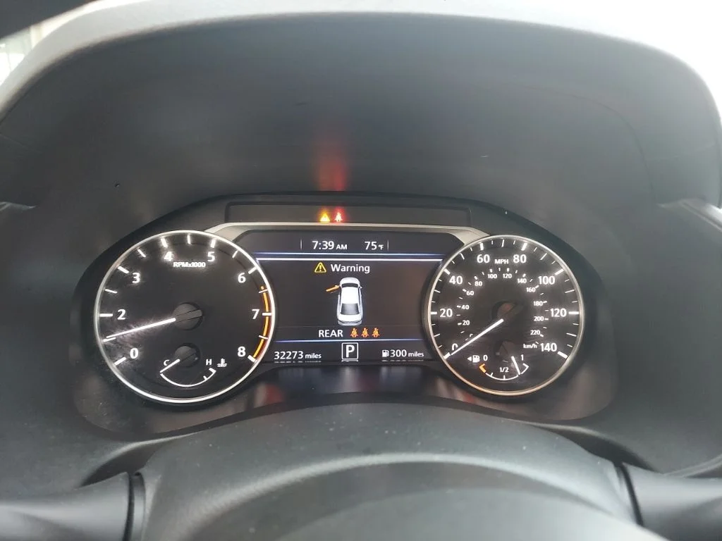 Used 2025 White Nissan 2.5 SV image 14