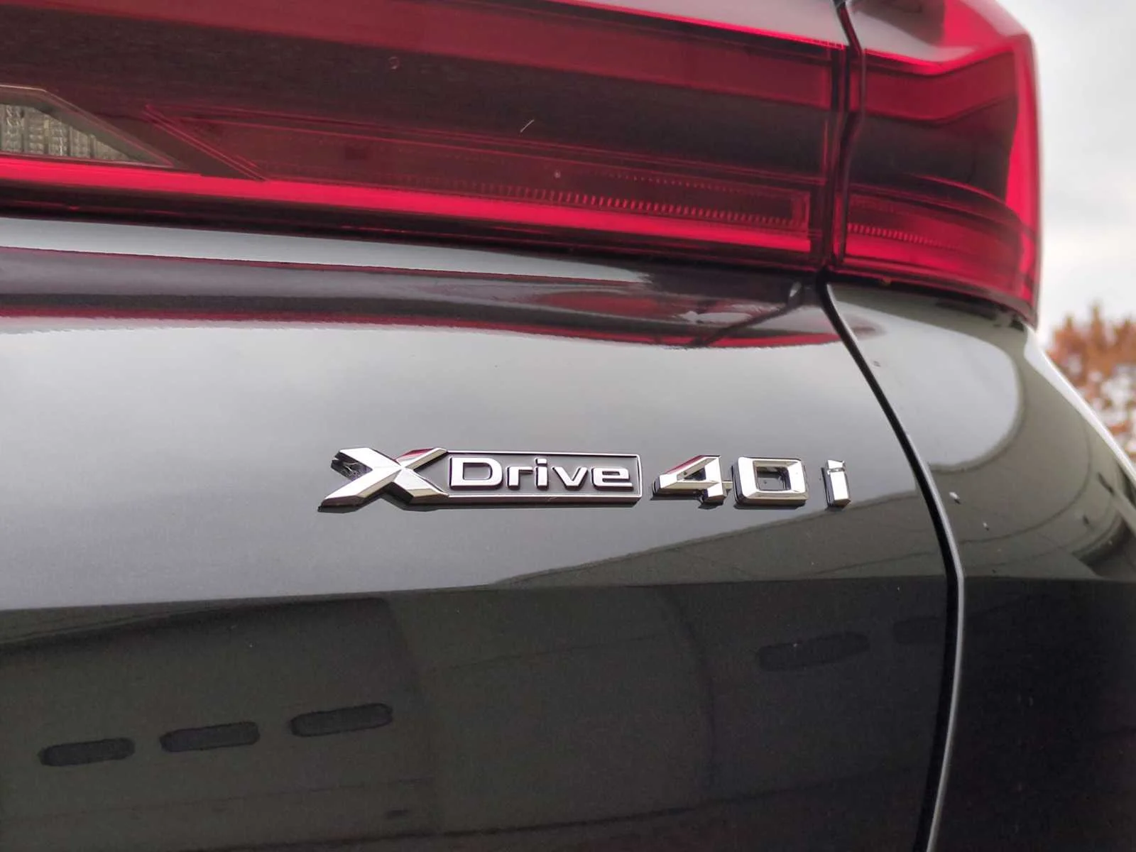 New 2026 Black Sapphire Metallic BMW xDrive40i image 40