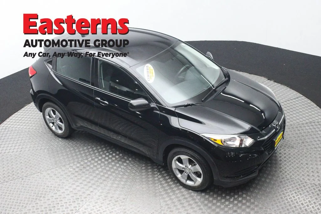 Used 2018 Black Honda LX image 3