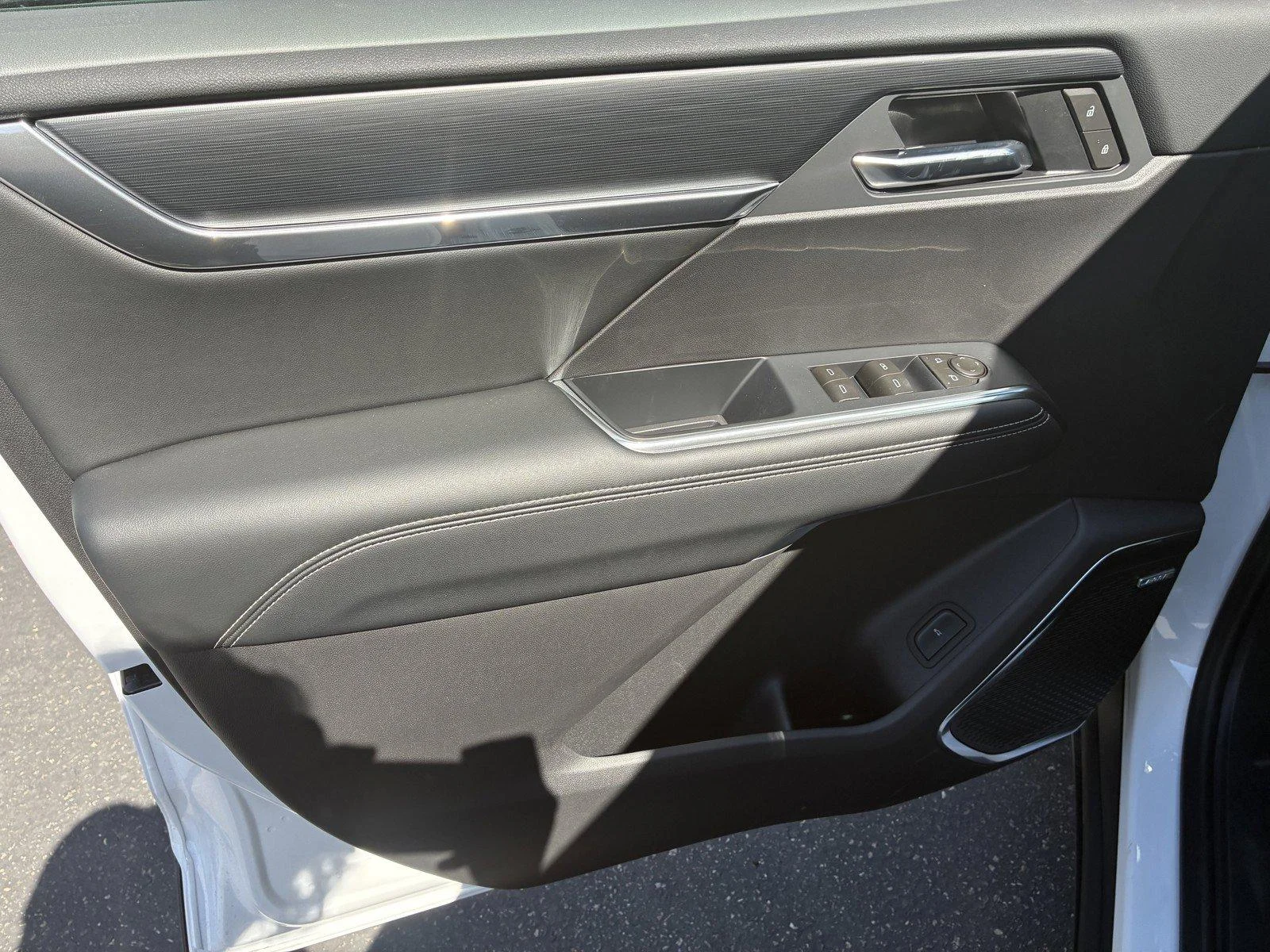 New 2027 Summit White GMC Elevation image 20