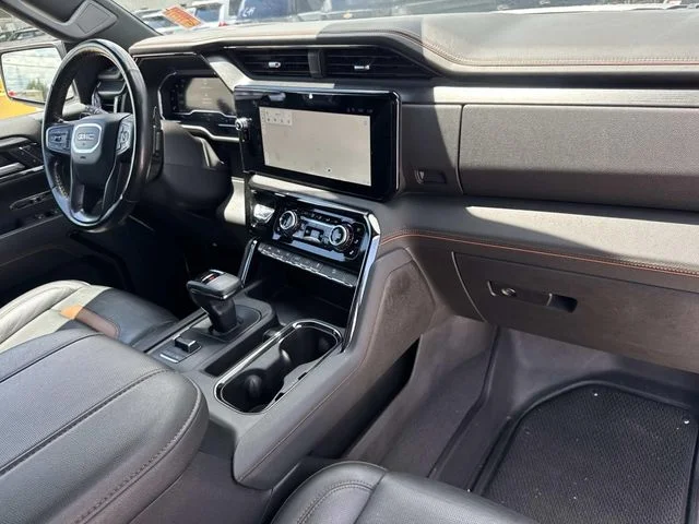 Used 2024 White GMC AT4 image 26