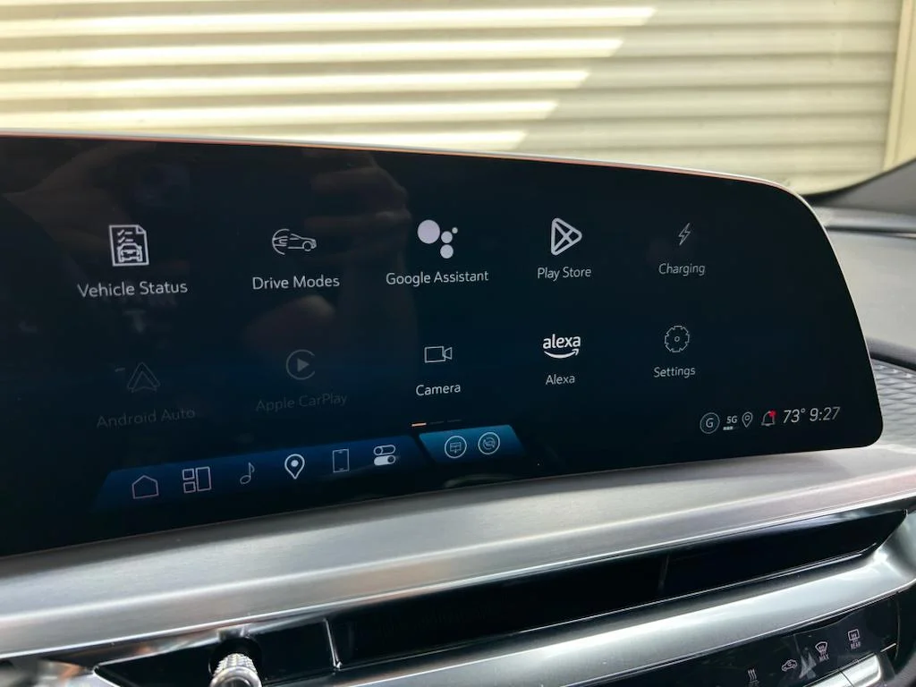 2025 Cadillac LYRIQ Luxury 2 - Photo 16