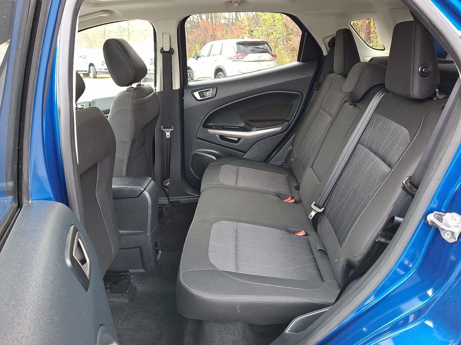 Used 2022 Lightning Blue Metallic Ford SE image 11