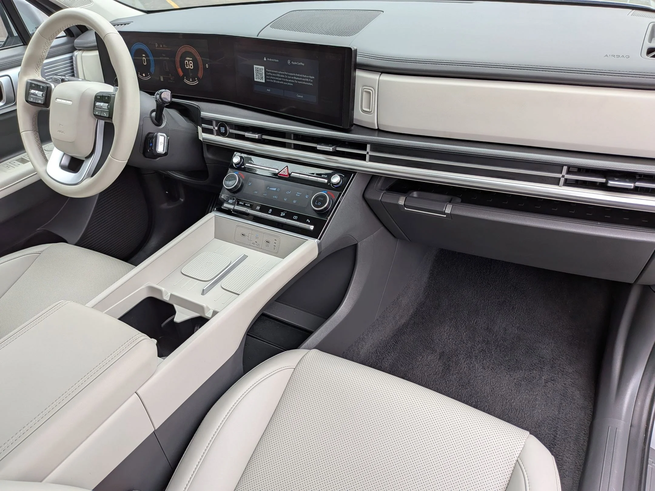 Used 2025 Shimmering Silver Pearl Hyundai SEL image 26
