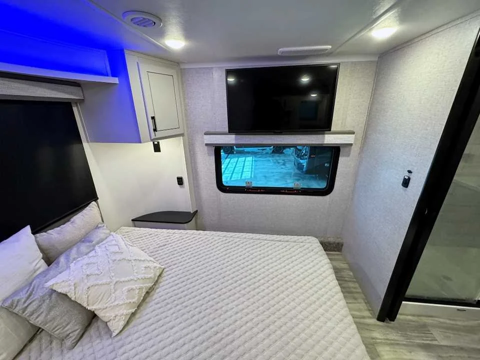 Used 2024 WHITE JAYCO  image 35