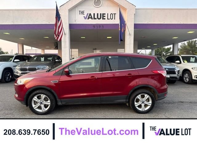 Used 2016 Red Ford SE image 1