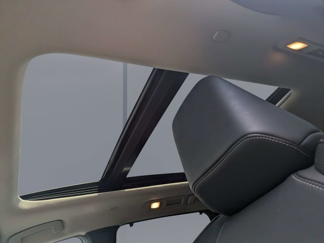 Used 2025 Gray INFINITI LUXE image 23