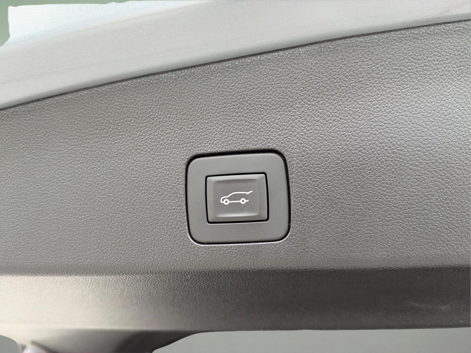 Used 2025 Moonstone Gray Metallic Buick Preferred image 6