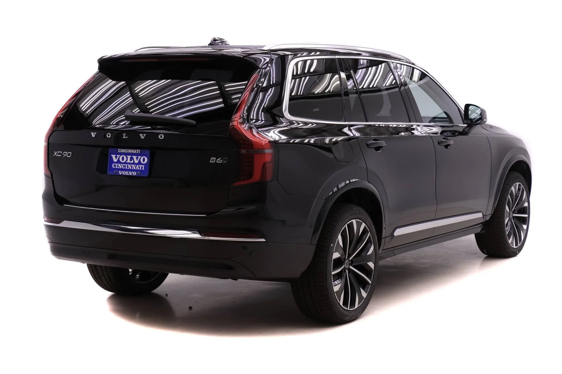 New 2026 Onyx Black Volvo Plus image 4