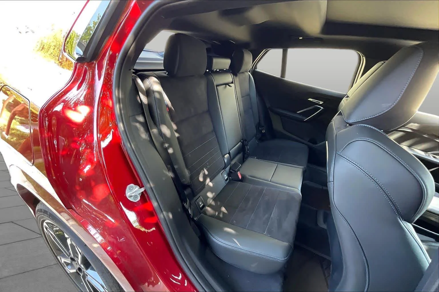 Used 2026 Vegas Red Metallic BMW xDrive28i image 19