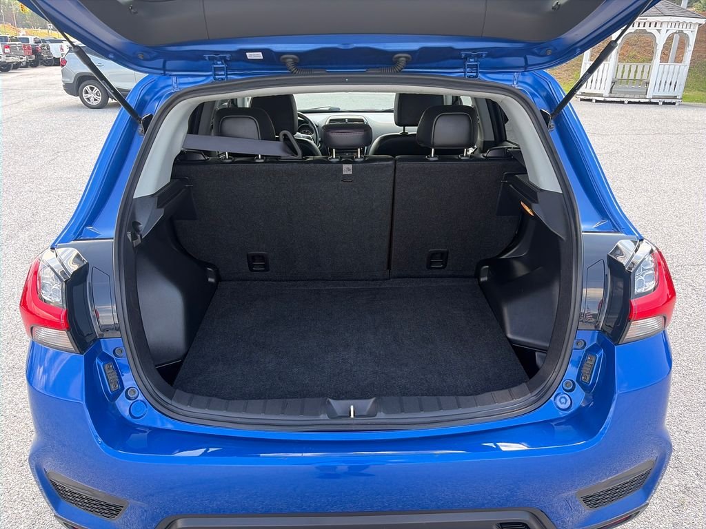 Used 2025 Blue Mitsubishi 2.0 SE image 21
