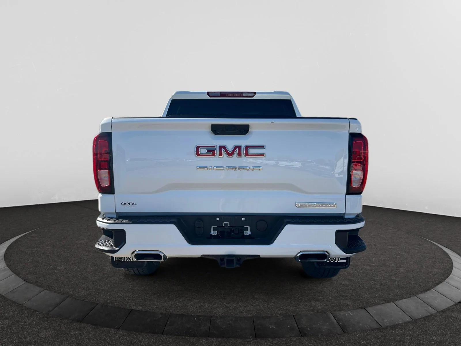 Used 2026 White GMC Elevation Crew 5.3L 4X4 image 4