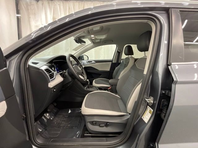 Used 2025 Gray Volkswagen 1.5T SE image 10