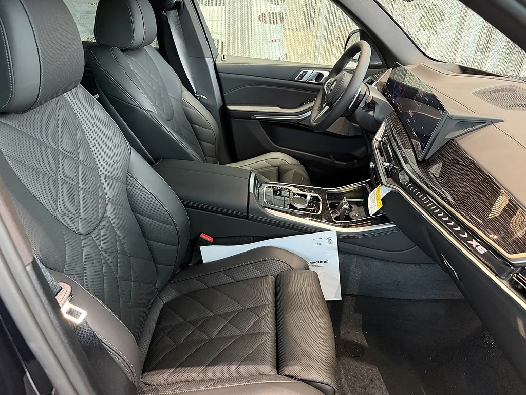 New 2026 Carbon Black Metallic BMW xDrive40i image 14