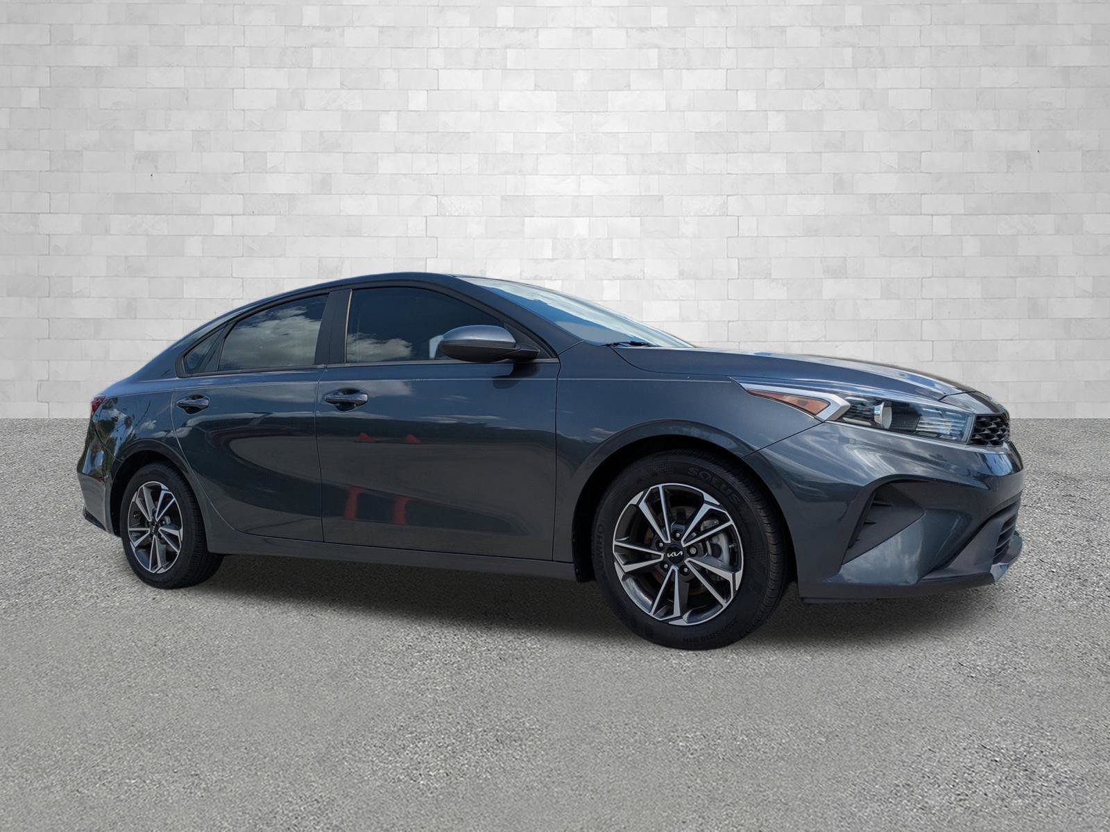 2022 Kia Forte LXS AT's photo