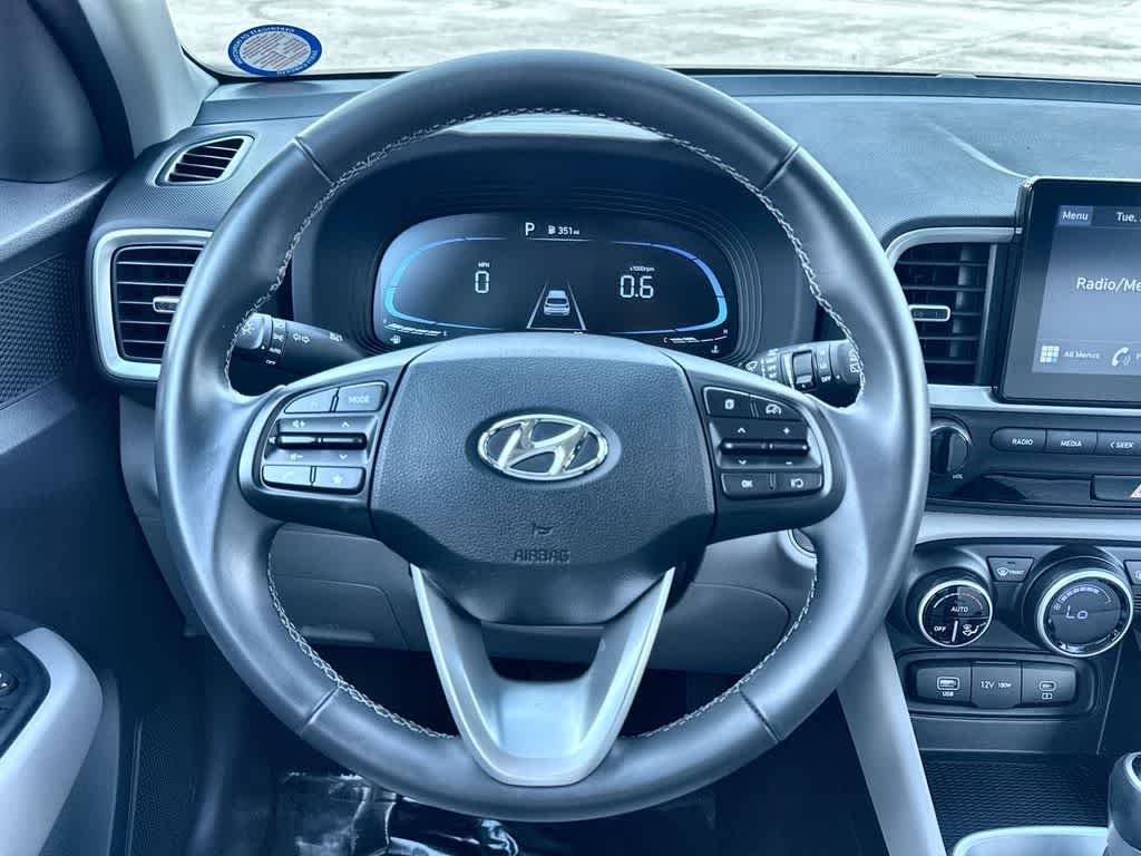 Used 2025 Lunar White Hyundai SEL image 15