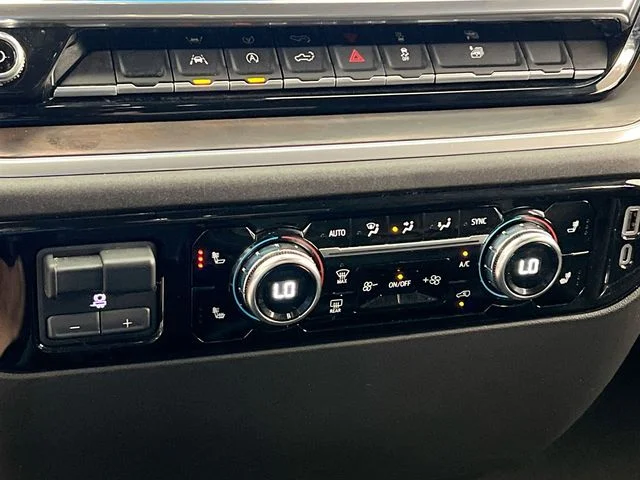 2025 GMC Sierra 1500 SLT - Photo 25