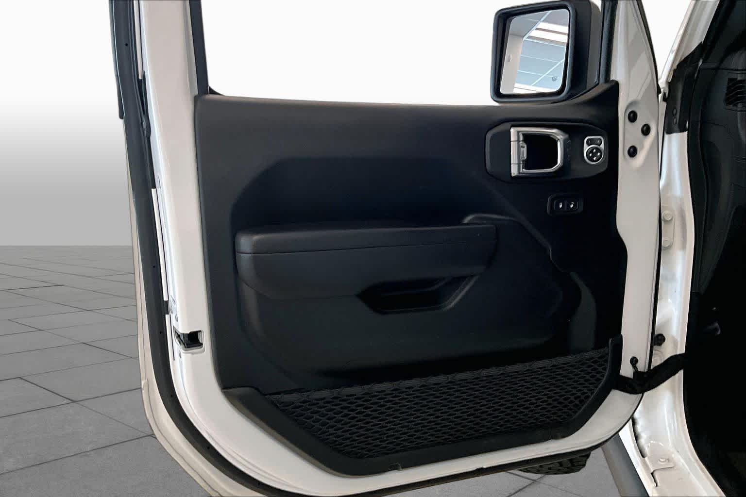Used 2025 Bright White Clearcoat Jeep Rubicon image 20