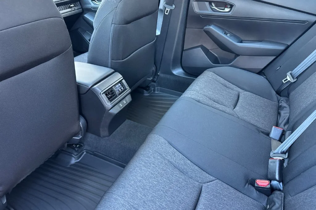 Used 2025  Honda SE image 15
