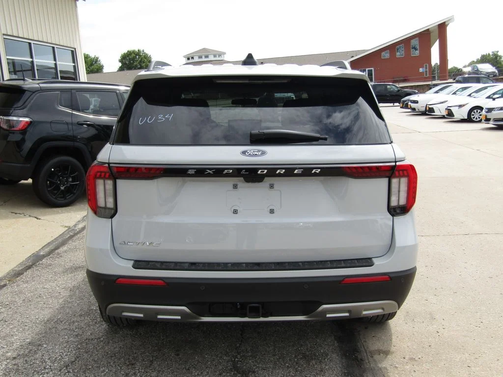New 2027 Avalanche Gray Ford Active image 4