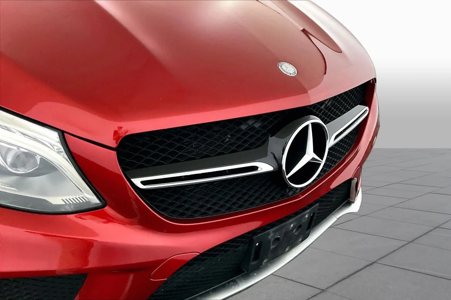 Used 2016 designo Cardinal Red Metallic Mercedes-Benz GLE 450 AMG® image 29