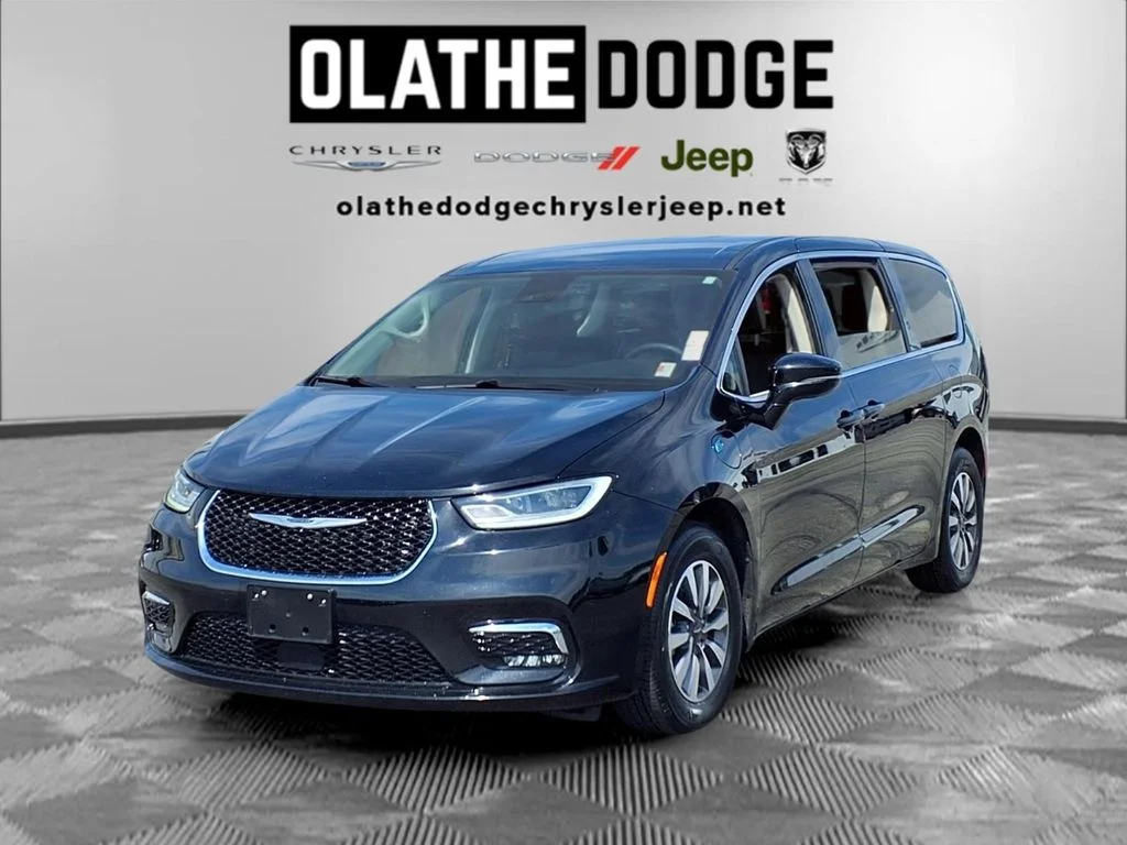 2024 Chrysler Pacifica PHEV