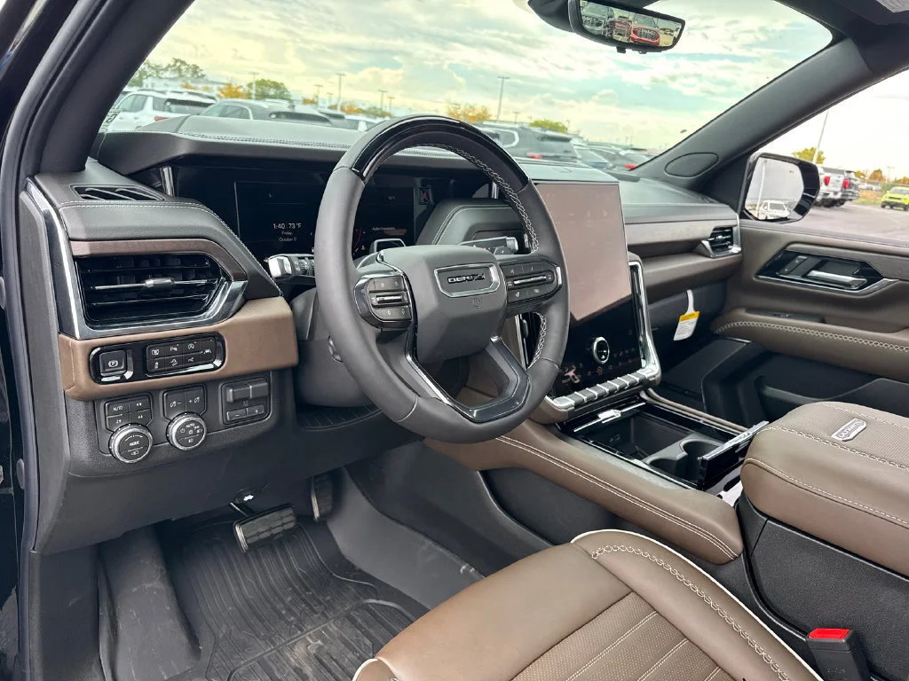 2026 GMC Yukon Denali Ultimate - Photo 19