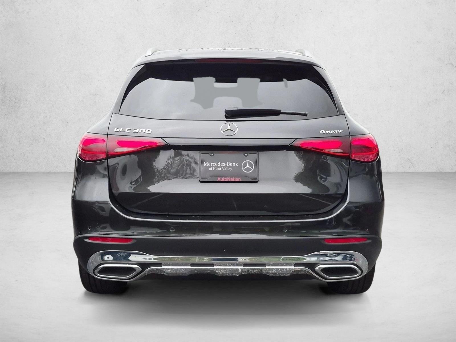 Used 2026 Graphite Grey Metallic Mercedes-Benz GLC 300 image 7
