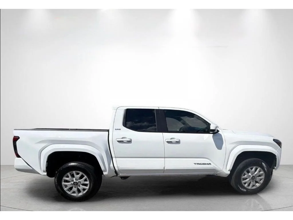 Used 2024 White Toyota SR5 image 4