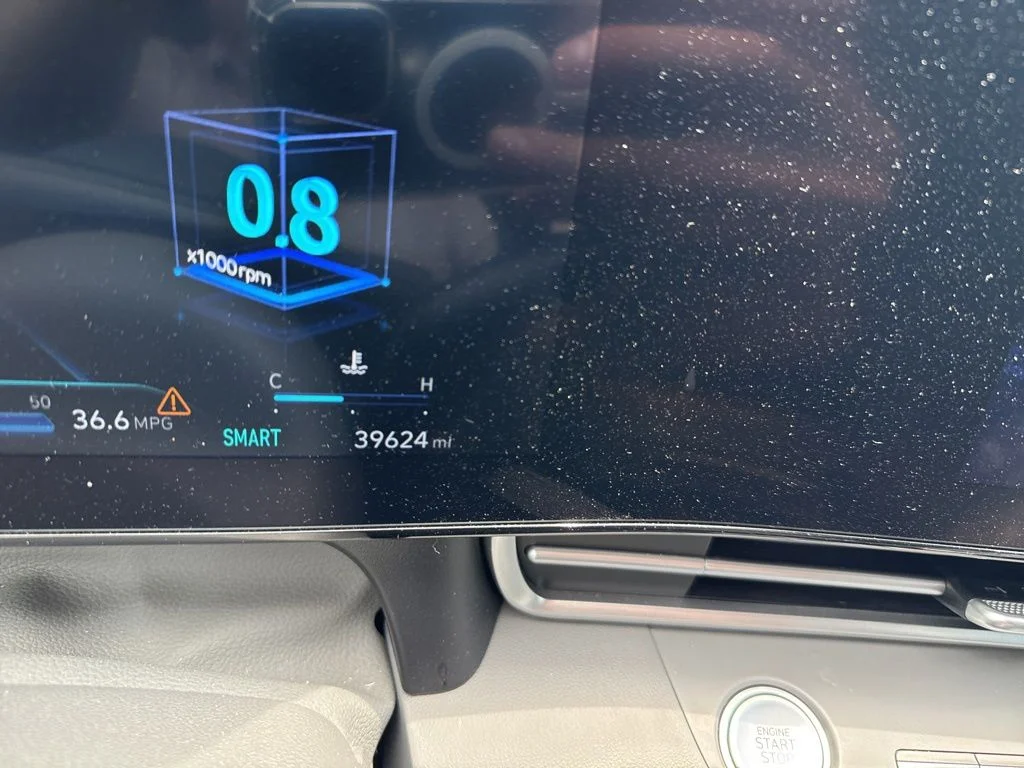 Used 2023 Black Hyundai SEL image 6